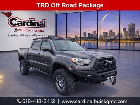 Used 2020 Toyota Tacoma TRD Off-Road AWD/4WD image 1