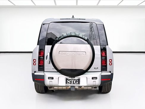 Used 2023 Land Rover Defender 130 SE AWD/4WD image 5