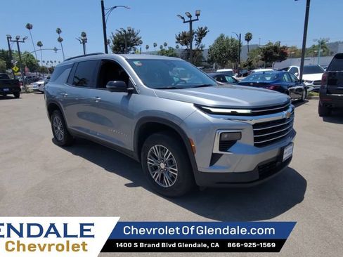 Certified 2024 Chevrolet Traverse LT AWD/4WD image 3