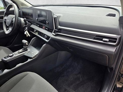 Used 2025 Kia Sportage LX image 20