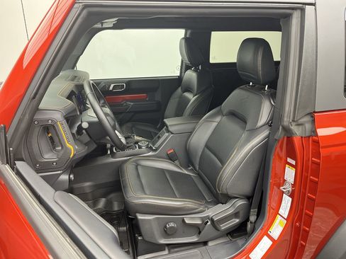 Used 2024 Ford Bronco Badlands image 9