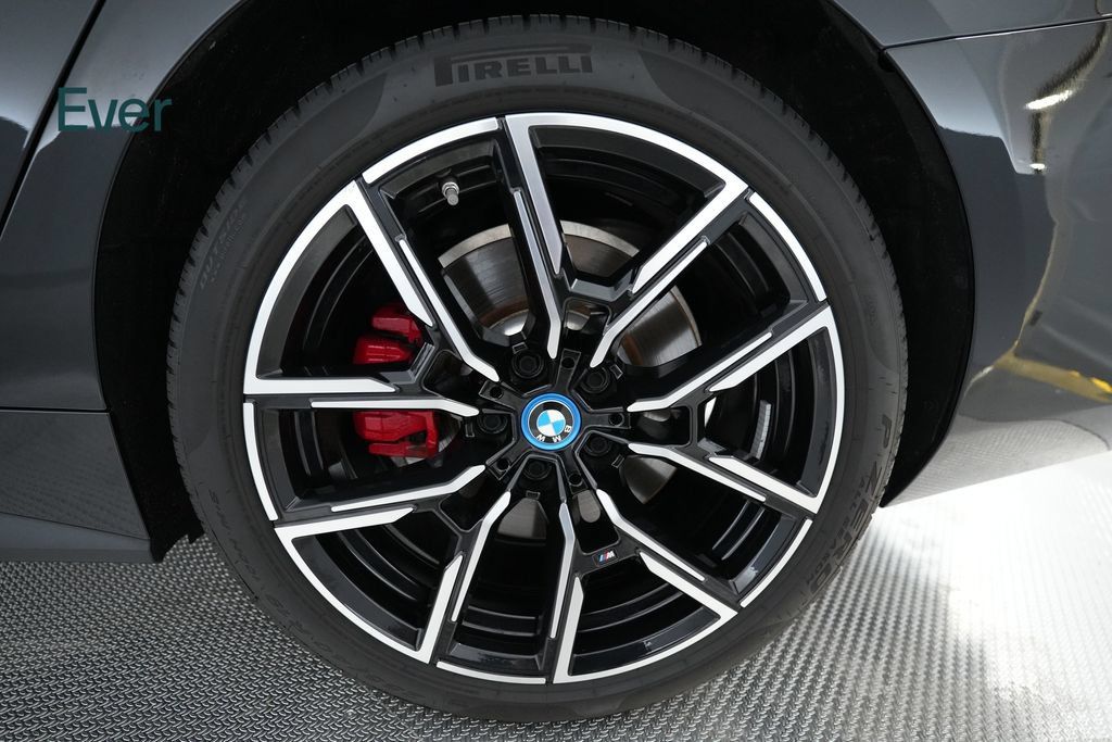 Used 2023 BMW i4 eDrive40 w/ M Sport Package RWD image 9