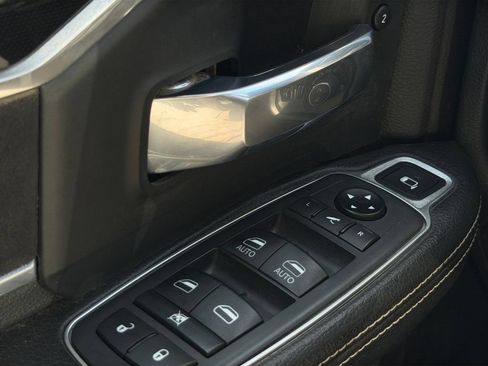 Used 2019 RAM 2500 Laramie AWD/4WD image 9