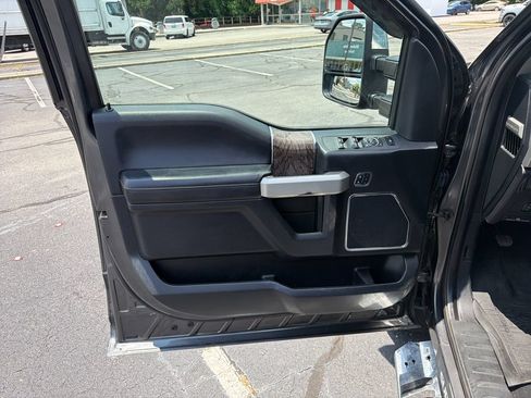 Used 2017 Ford F350 Lariat w/ Chrome Package AWD/4WD image 27