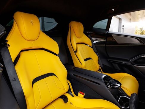 Used 2025 Ferrari Purosangue AWD/4WD image 18