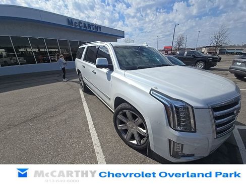 Used 2016 Cadillac Escalade ESV Premium image 1