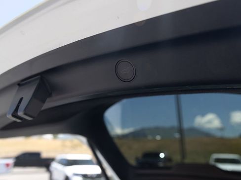 Used 2023 Tesla Model Y Long Range AWD/4WD image 18