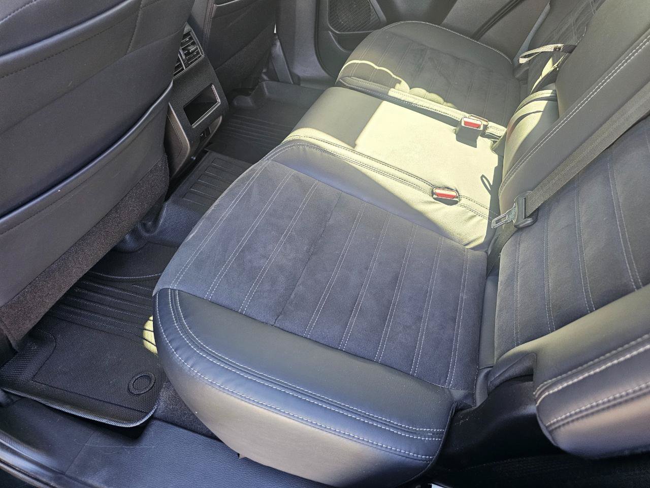 Used 2022 Mitsubishi Outlander SE AWD/4WD image 26