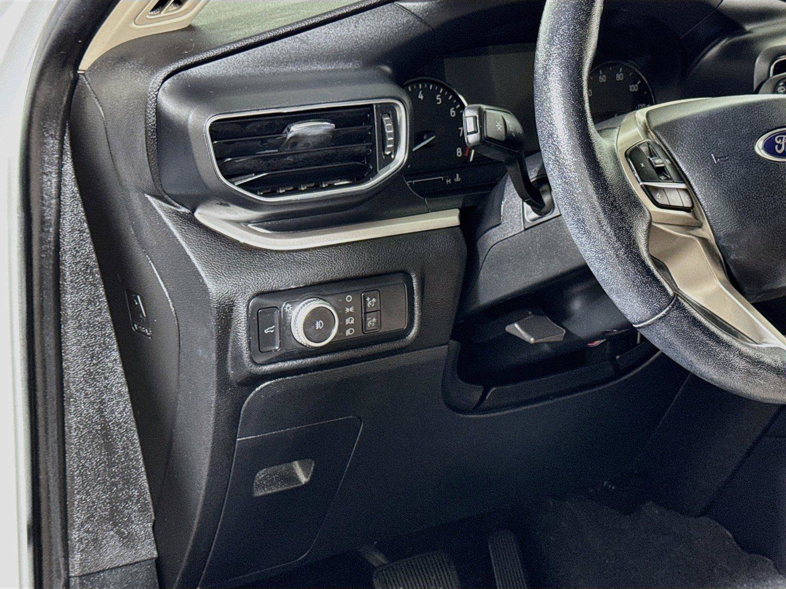 Used 2021 Ford Explorer XLT w/ Equipment Group 202A RWD image 9
