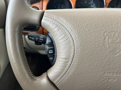 Used 1999 Jaguar XK8 Convertible RWD image 22