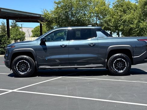 Used 2026 Chevrolet Silverado EV Trail Boss AWD/4WD image 14