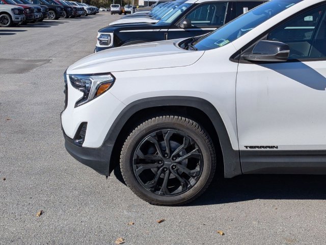 Used 2020 GMC Terrain SLT w/ Preferred Package AWD/4WD image 9