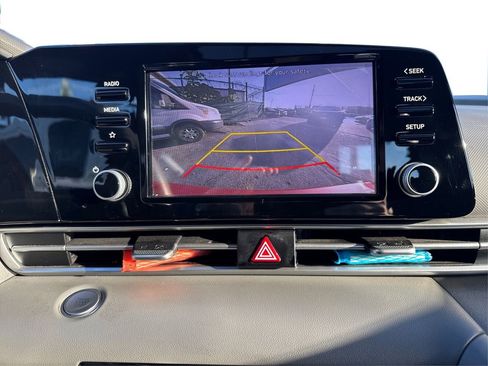 Used 2022 Hyundai Elantra SEL w/ Convenience + Premium Package image 28