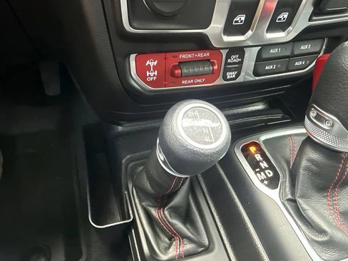 Used 2023 Jeep Wrangler Rubicon w/ Cold Weather Group AWD/4WD image 20