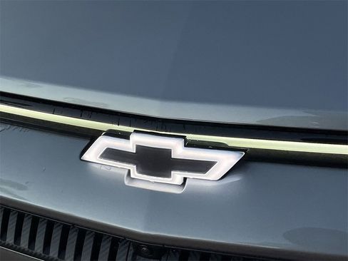 New 2026 Chevrolet Equinox EV LT image 29