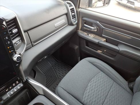New 2026 RAM 2500 Big Horn AWD/4WD image 34