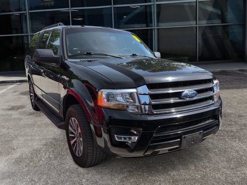 Used 2017 Ford Expedition XLT w/ Equipment Group 202A RWD image 2