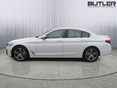 Used 2023 BMW 530i w/ Convenience Package RWD image 3