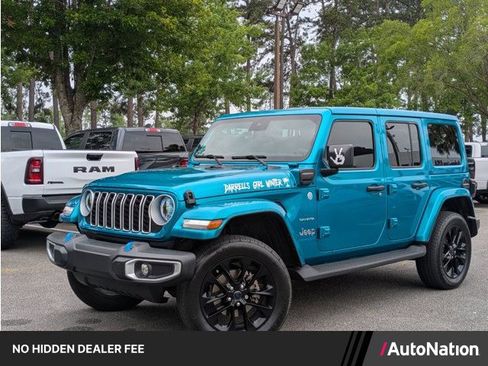 Used 2024 Jeep Wrangler Unlimited Sahara w/ Technology Group AWD/4WD image 1