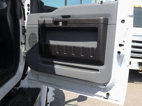 Used 2023 Ford F650 2WD Regular Cab Super Duty image 35