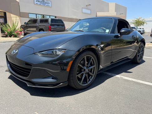 Used 2016 MAZDA MX-5 Miata Club RWD image 5