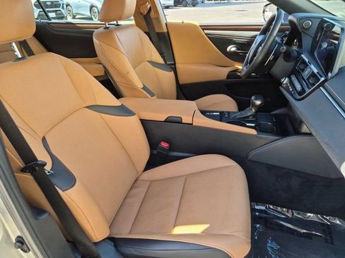 Used 2023 Lexus ES 300h w/ Premium Package FWD image 35