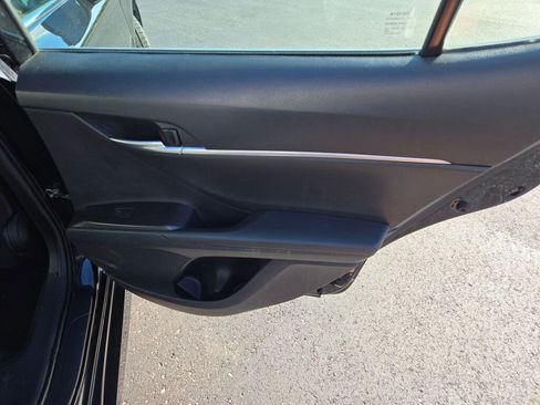 Used 2021 Toyota Camry LE image 9