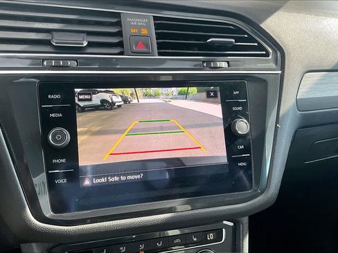Used 2020 Volkswagen Tiguan SE FWD image 26