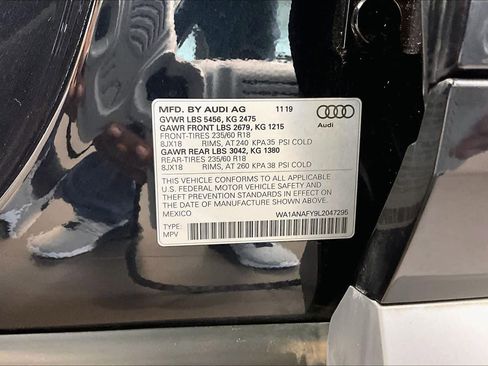 Used 2020 Audi Q5 Premium w/ Convenience Package image 34