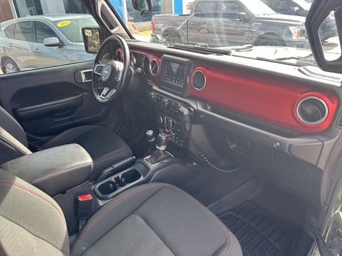 Used 2021 Jeep Gladiator Rubicon w/ Cold Weather Group image 29