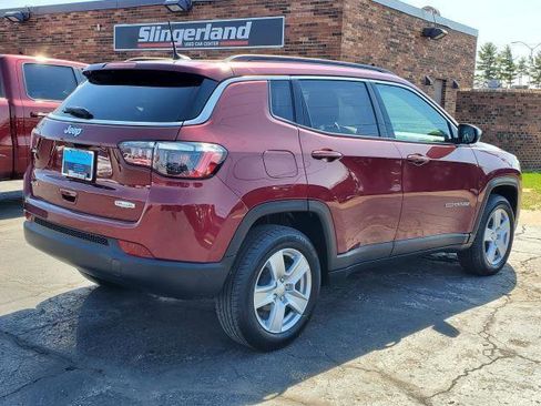 Used 2022 Jeep Compass Latitude w/ Convenience Group AWD/4WD image 4