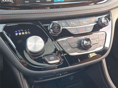 New 2026 Chrysler Pacifica Pinnacle image 33