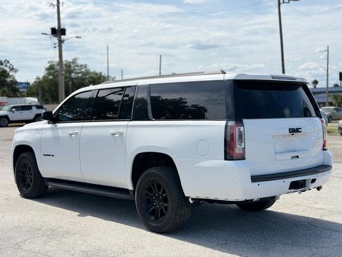 Used 2020 GMC Yukon XL SLE RWD image 3