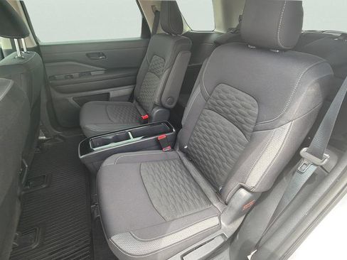 Used 2024 Nissan Pathfinder SV w/ SV Premium Package image 20