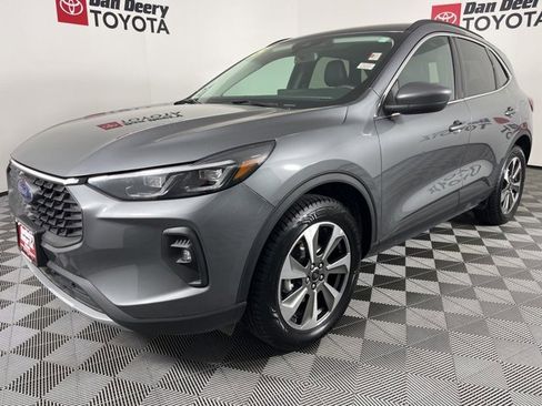 Used 2025 Ford Escape Platinum image 23