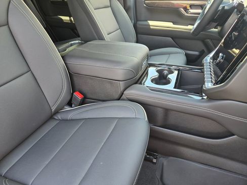 New 2026 GMC Yukon Elevation w/ Elevation Premium Package AWD/4WD image 9