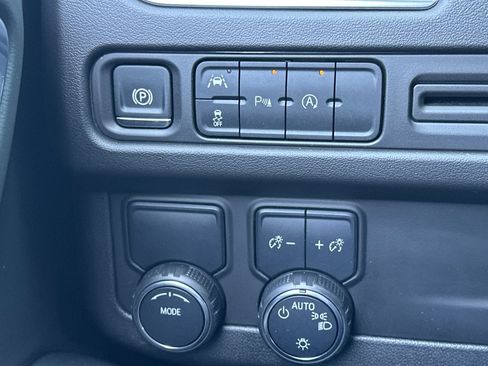 Used 2024 Chevrolet Tahoe LT RWD image 36