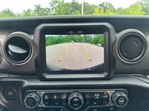 Used 2023 Jeep Wrangler Unlimited w/ Cold Weather Group AWD/4WD image 35