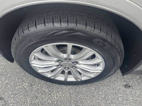 Used 2018 Cadillac XT5 FWD image 38