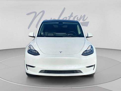 Used 2022 Tesla Model Y Long Range AWD/4WD image 2