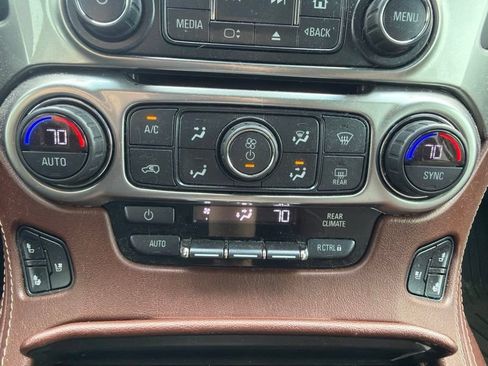 Used 2018 Chevrolet Suburban Premier w/ RST Edition AWD/4WD image 20