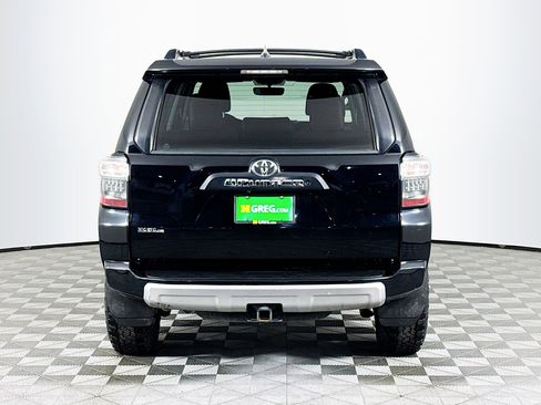 Used 2018 Toyota 4Runner TRD Off-Road image 8