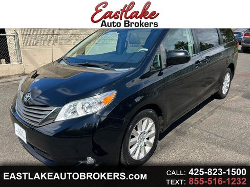 Used 2014 Toyota Sienna XLE AWD/4WD image 1