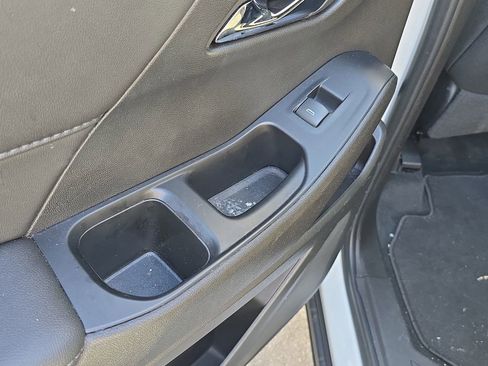 Used 2022 Chevrolet Traverse LT image 9