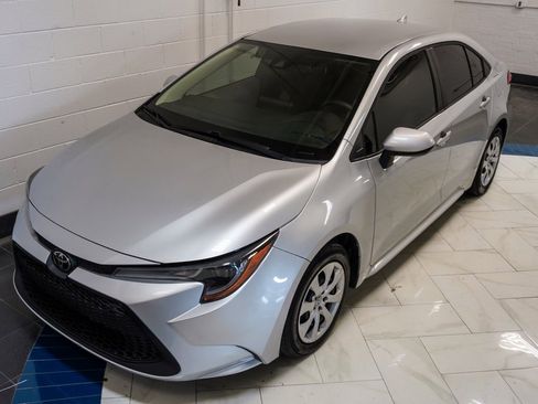Used 2022 Toyota Corolla LE image 39