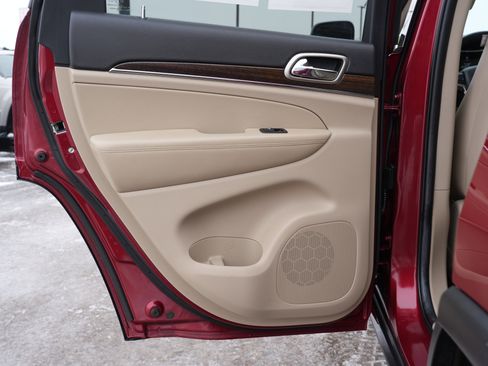Used 2014 Jeep Grand Cherokee Limited image 21