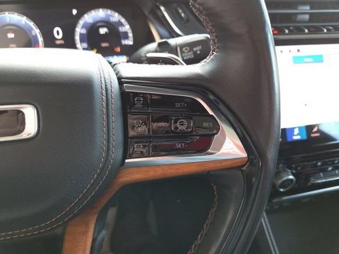 Used 2022 Jeep Grand Cherokee Summit AWD/4WD image 9