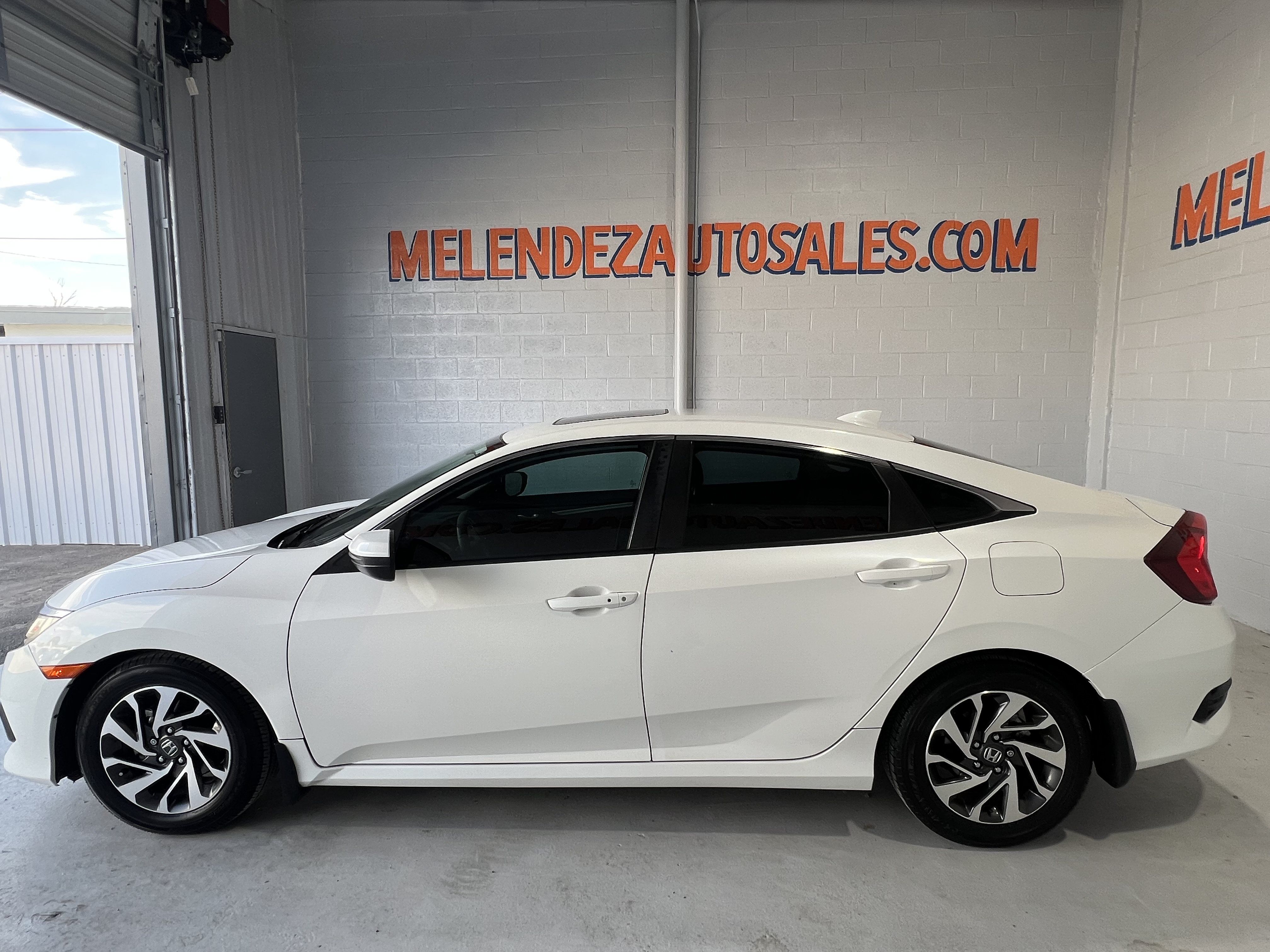 Used 2018 Honda Civic EX image 2