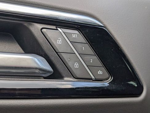 Used 2026 Chevrolet Tahoe Z71 w/ Comfort Package image 27