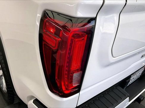 Used 2023 GMC Sierra 1500 Denali w/ Denali Carbonpro Edition AWD/4WD image 29